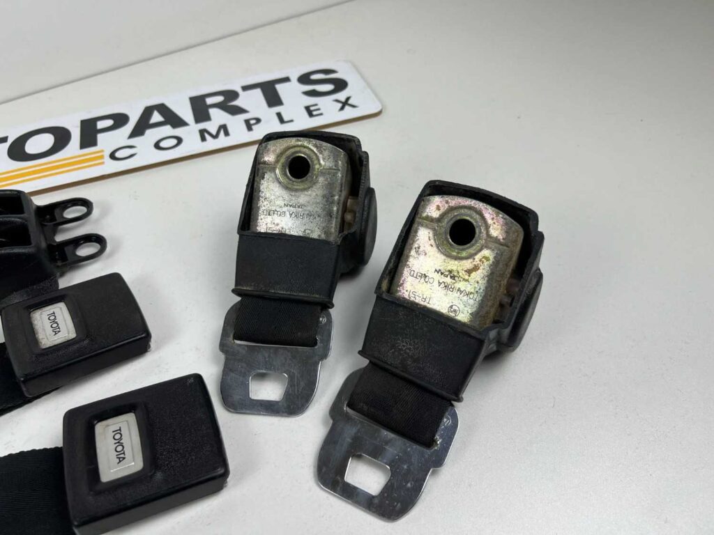 Corolla ke20 Ke25 1971 - 1974 front Seat belts OEM JDM (13)