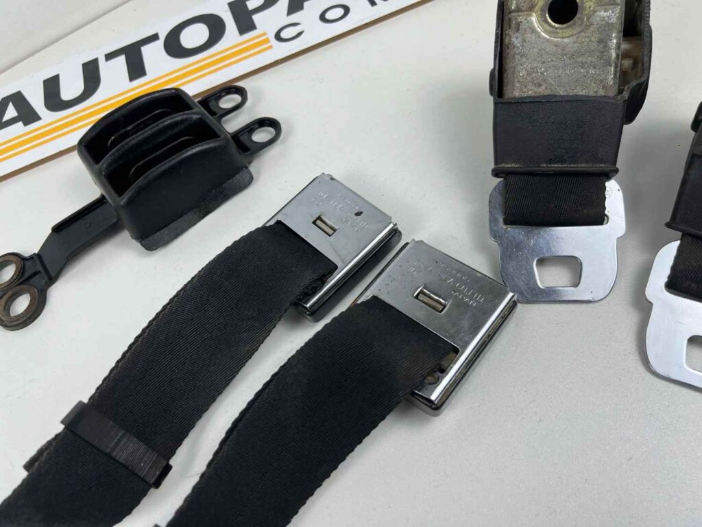Corolla ke20 Ke25 1971 - 1974 front Seat belts OEM JDM (15)