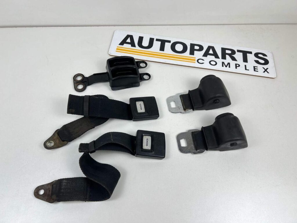Corolla ke20 Ke25 1971 - 1974 front Seat belts OEM JDM (2)