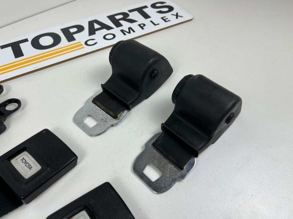 Corolla ke20 Ke25 1971 - 1974 front Seat belts OEM JDM (3)