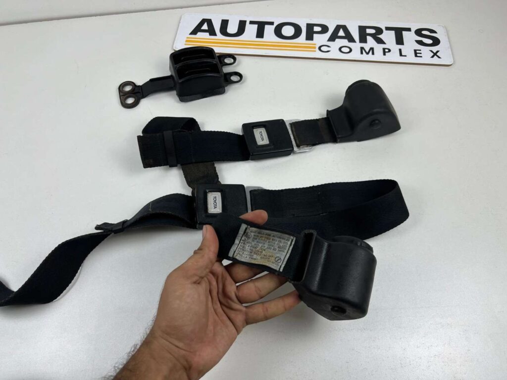Corolla ke20 Ke25 1971 - 1974 front Seat belts OEM JDM (7)