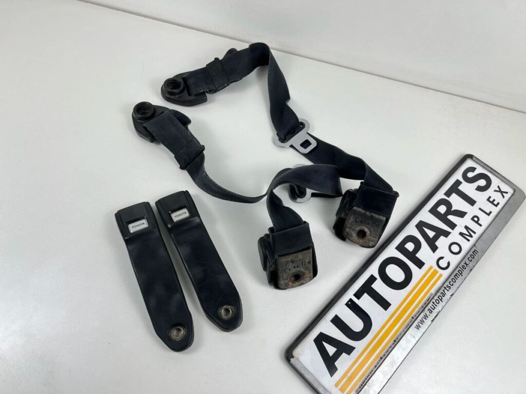 Corolla ke30 te31 ke36 front seat belts (1)