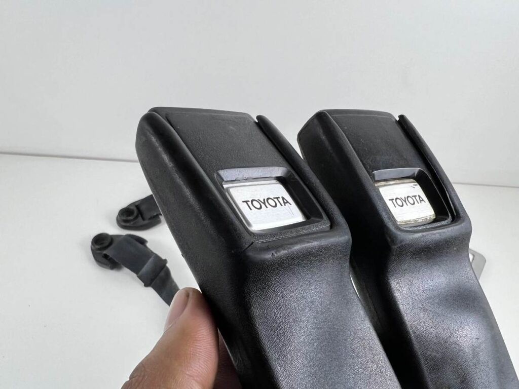 Corolla ke30 te31 ke36 front seat belts (6)