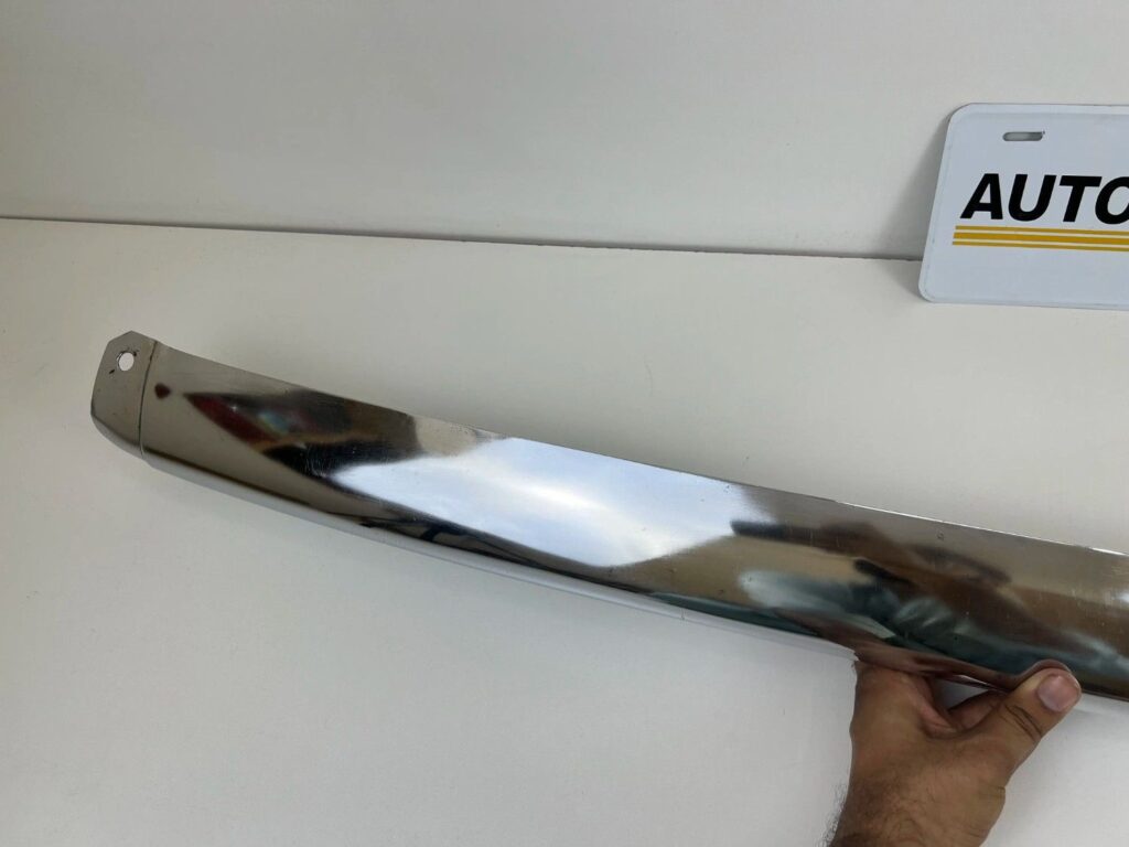 Corona RT40 OEM rear bumper bar (5)