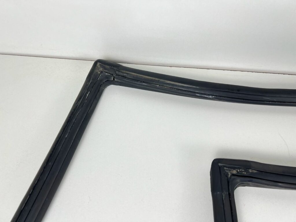 Corona RT80 RT81 front and rear windshield rubber (4)