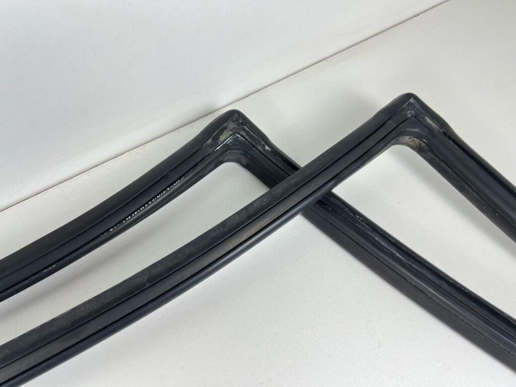 Corona RT80 RT81 front and rear windshield rubber (4)