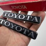 Corona Rt100 Rt105 Rt110 1977 trunk lid Toyota badge (2-piece) (2)