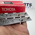 Corona Rt100 Rt105 Rt110 1977 trunk lid Toyota badge (2-piece) (6)