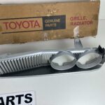 Corona rt81 Rt8# 1972 1973 NOS OEM radiator grille (15)
