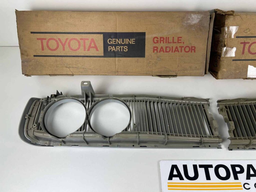 Corona rt81 Rt8# 1972 1973 NOS OEM radiator grille (16)