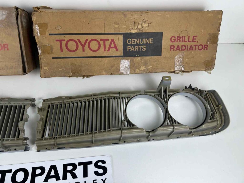 Corona rt81 Rt8# 1972 1973 NOS OEM radiator grille (17)