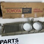 Corona rt81 Rt8# 1972 1973 NOS OEM radiator grille (17)