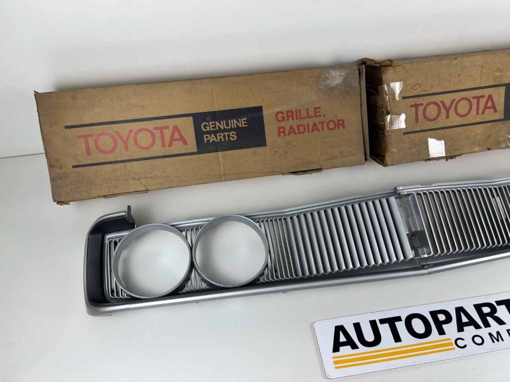 Corona rt81 Rt8# 1972 1973 NOS OEM radiator grille (3)