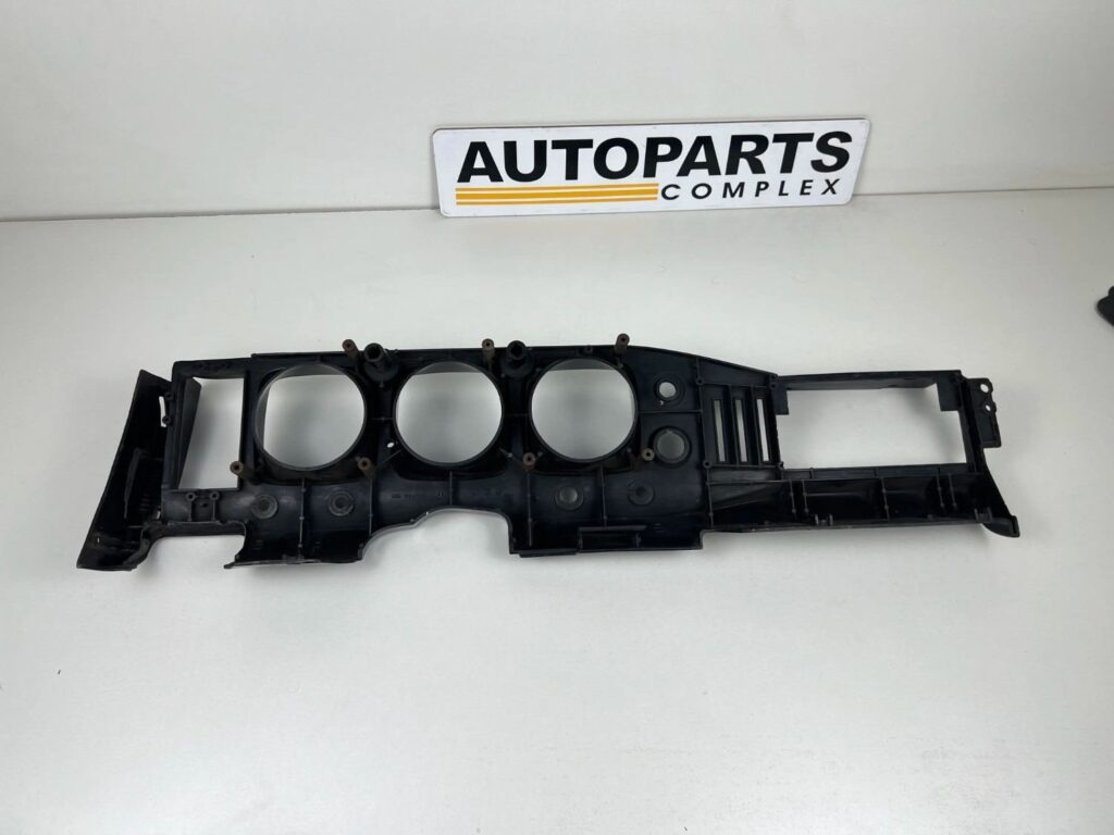 Corona rt81 rt83 1972 1973 Dash cluster garnish panel (RHD) (10)