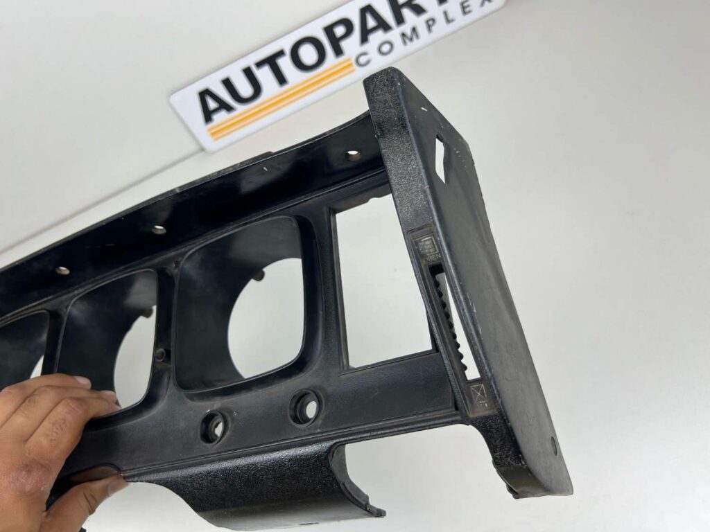 Corona rt81 rt83 1972 1973 Dash cluster garnish panel (RHD) (9)