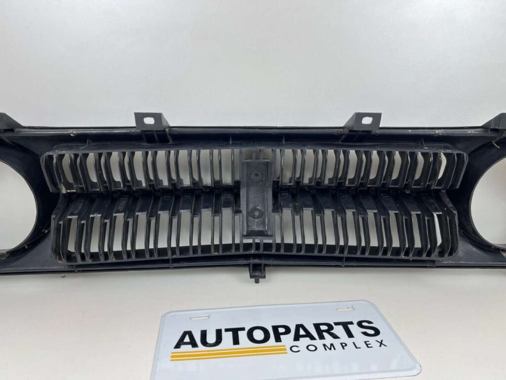 DATSUN VIOLET 160J 710 Front Radiator Grille (11)