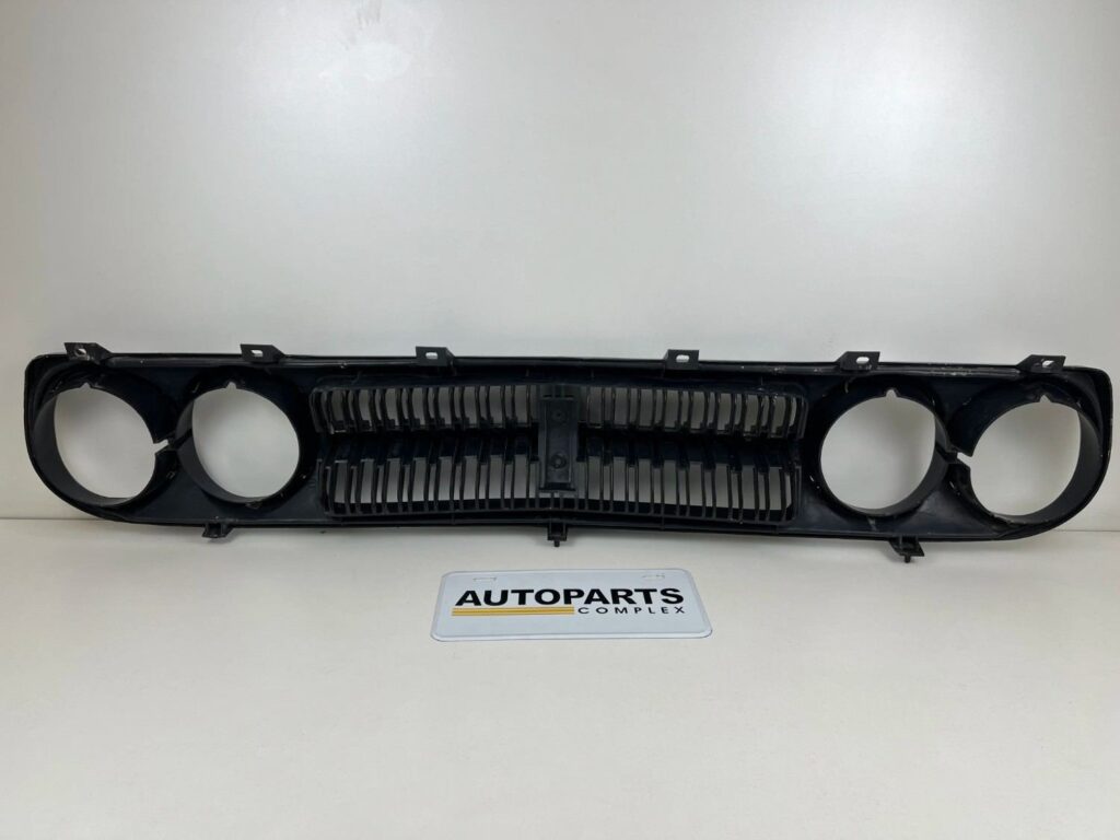 DATSUN VIOLET 160J 710 Front Radiator Grille (9)