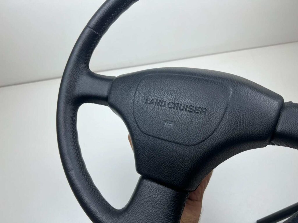 Genuine Toyota Land Cruiser 80 Series OEM 3-Spoke Black Steering Wheel (FJ80 FZJ80 HZJ81) (3)