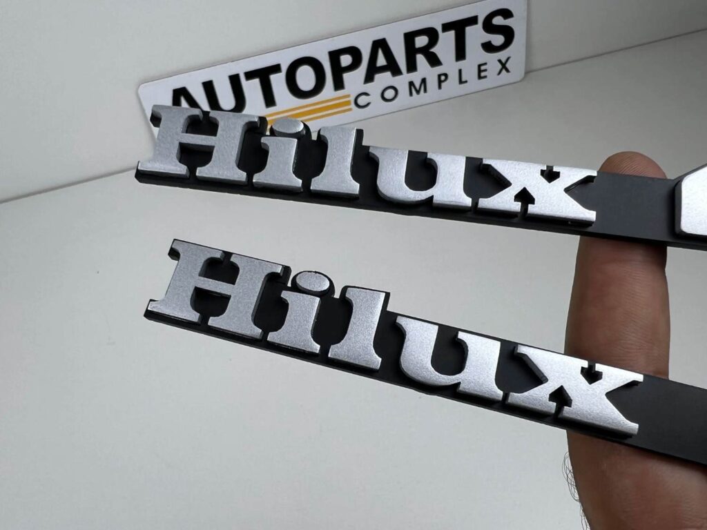 Hilux 1979 - 1983 4WD RN30 Ln40 RN36 fender badges pair (4)
