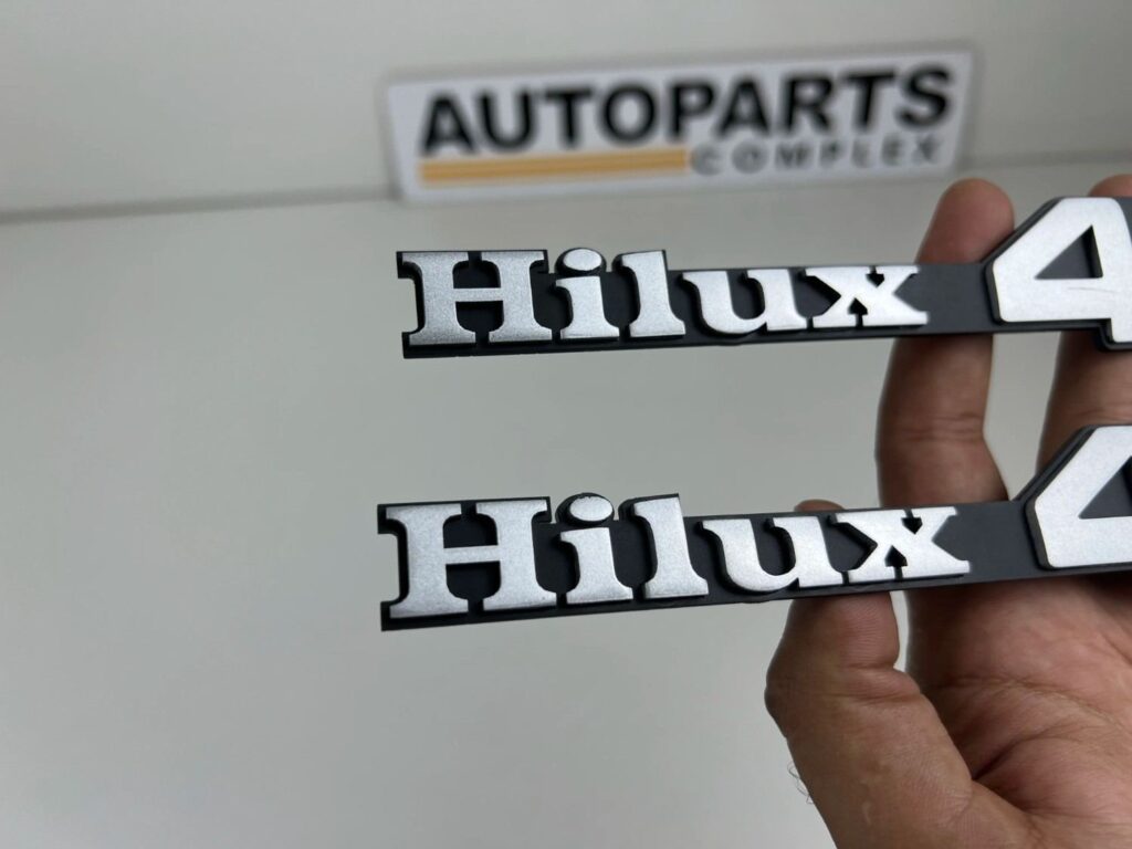 Hilux 1979 - 1983 4WD RN30 Ln40 RN36 fender badges pair (6)
