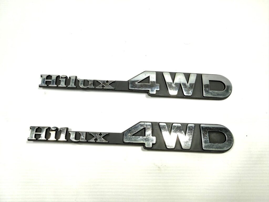 Hilux 1979 - 1983 fender 4wd badges OEM (1)