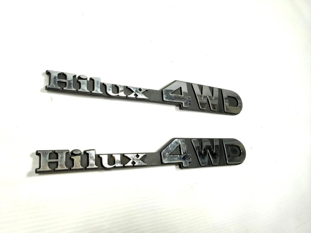 Hilux 1979 - 1983 fender 4wd badges OEM (3)