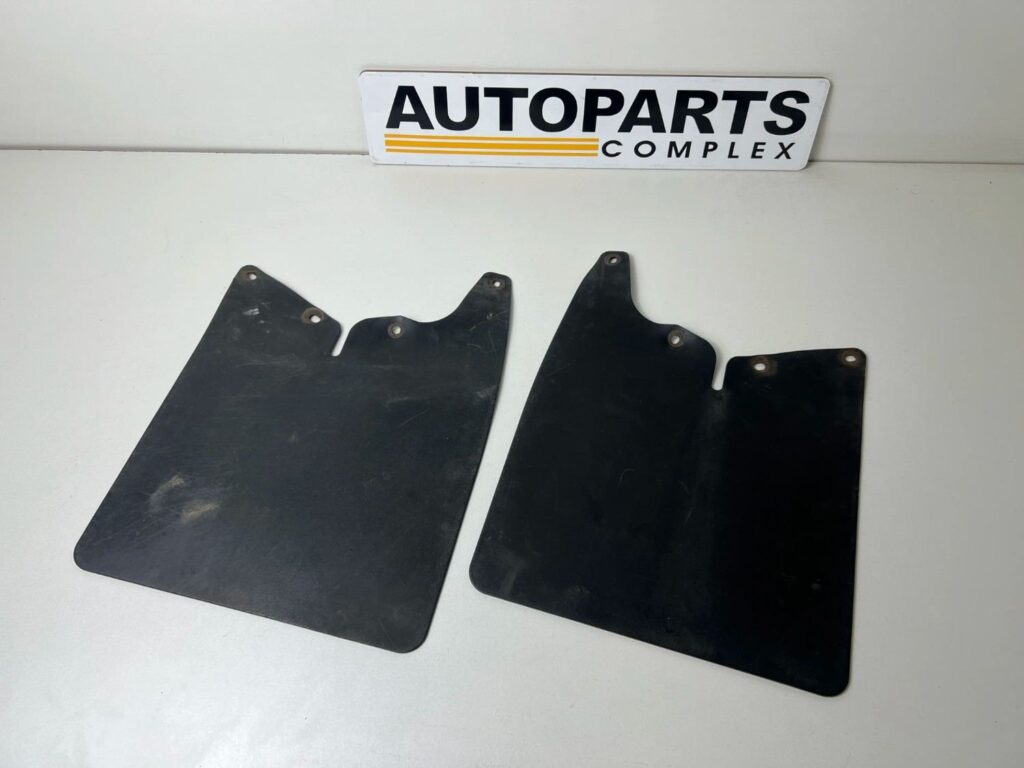 Hilux 1979 - 1983 front OEM mud flaps (1)