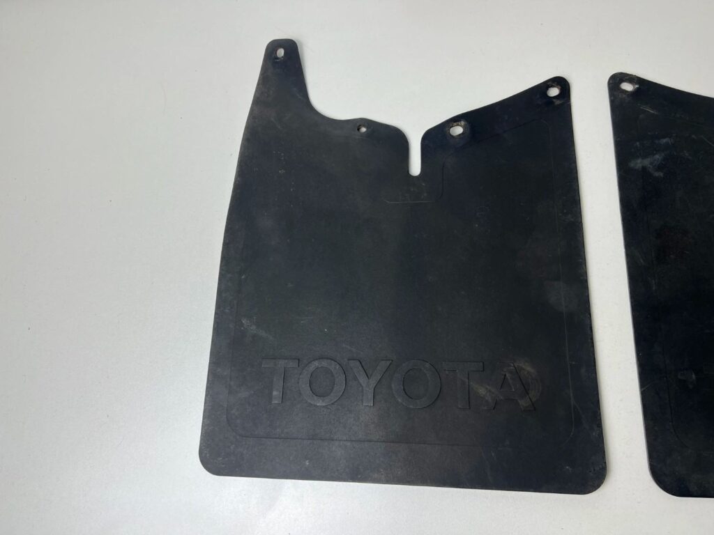 Hilux 1979 - 1983 front OEM mud flaps (3)