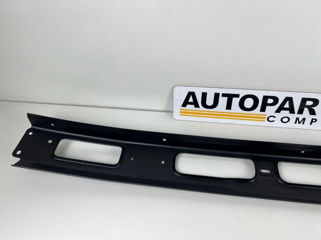 Hilux pickup 1981 1982 1983 4WD OEM front bumper bar (1)