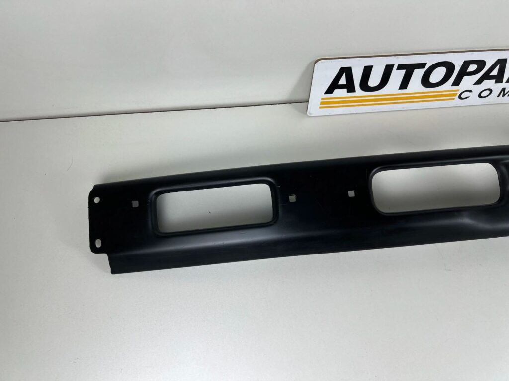 Hilux pickup 1981 1982 1983 4WD OEM front bumper bar (3)