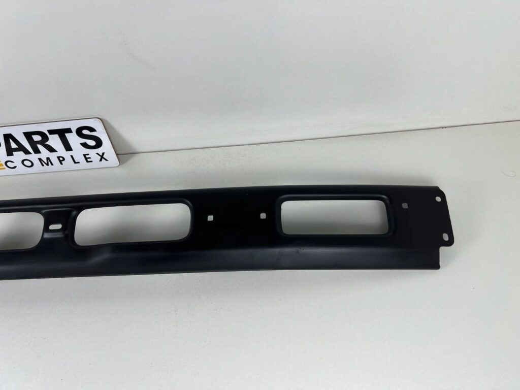 Hilux pickup 1981 1982 1983 4WD OEM front bumper bar (4)