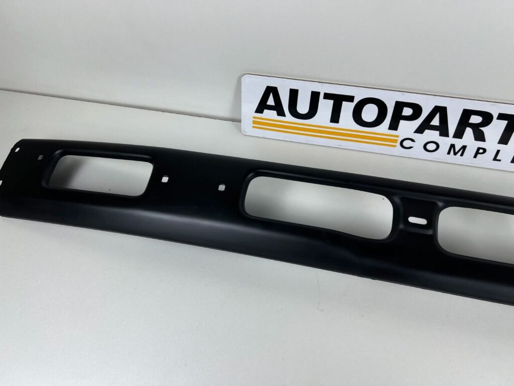 Hilux pickup 1981 1982 1983 4WD OEM front bumper bar (6)