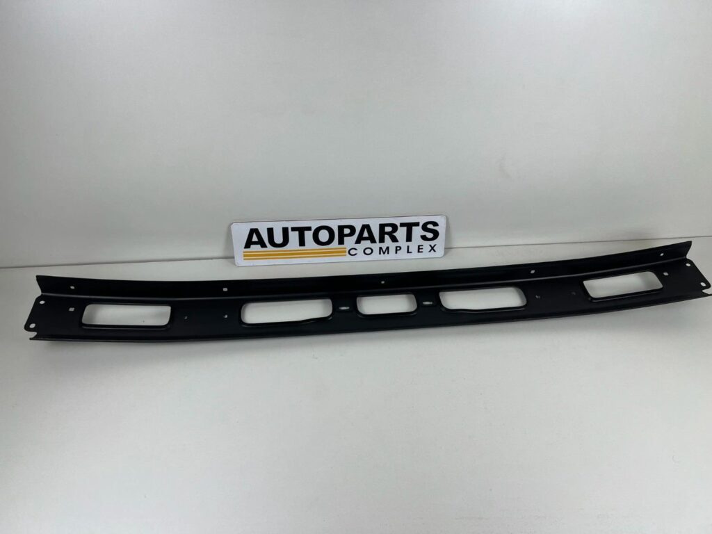 Hilux pickup 1981 1982 1983 4WD OEM front bumper bar (9)