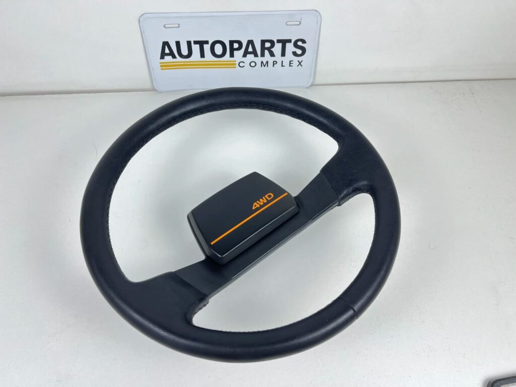 Hilux pickup 4runner 1st gen 1984 - 1988 4wd JDM steering wheel (2)