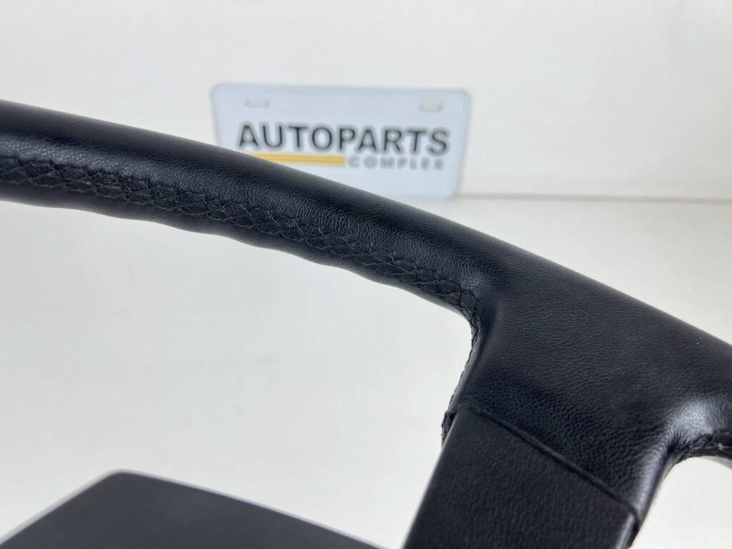 Hilux pickup 4runner 1st gen 1984 - 1988 4wd JDM steering wheel (4)