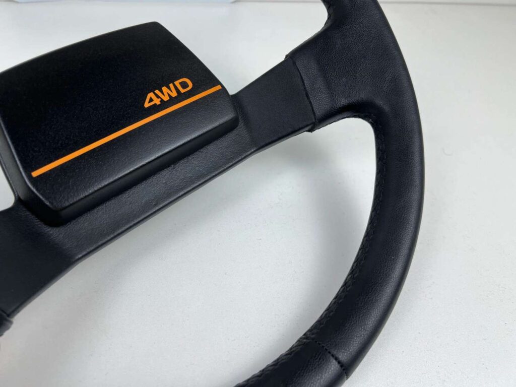 Hilux pickup 4runner 1st gen 1984 - 1988 4wd JDM steering wheel (7)