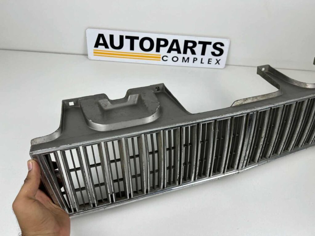 Nissan Cedric 430 Y30 radiator grille (3)