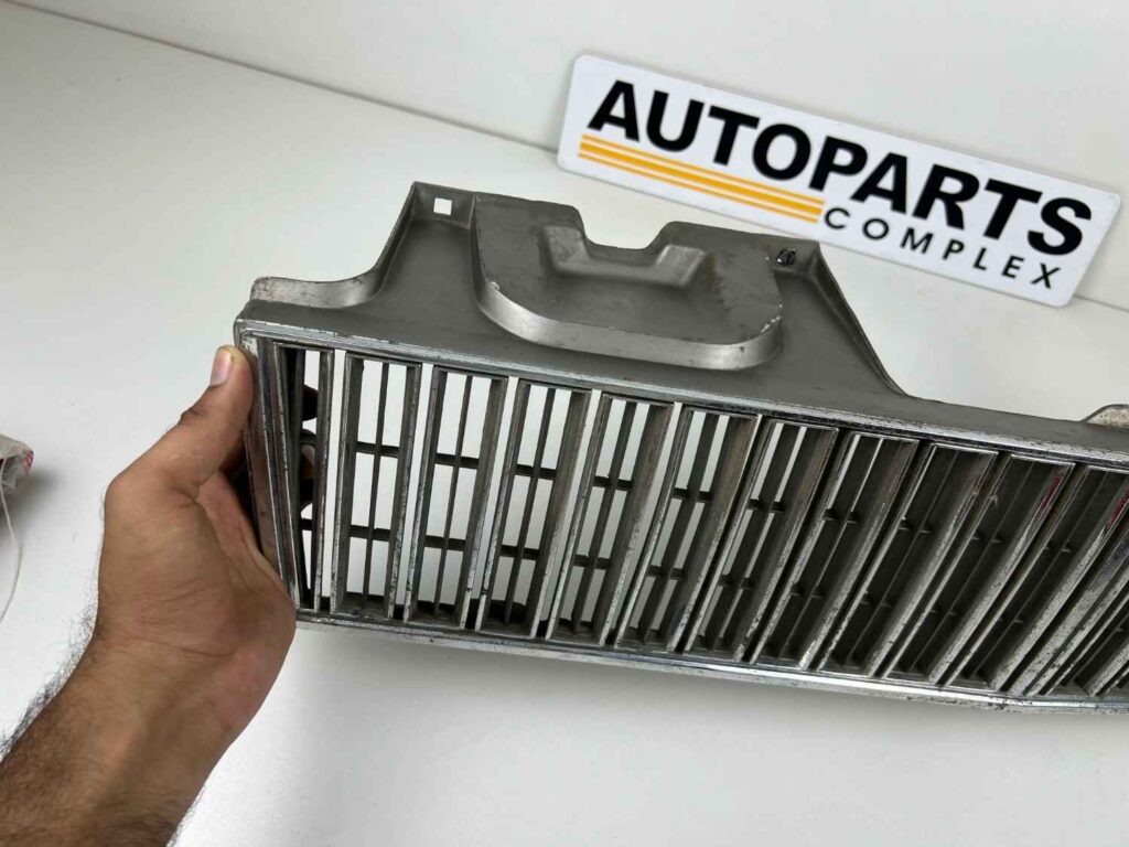 Nissan Cedric 430 Y30 radiator grille (5)