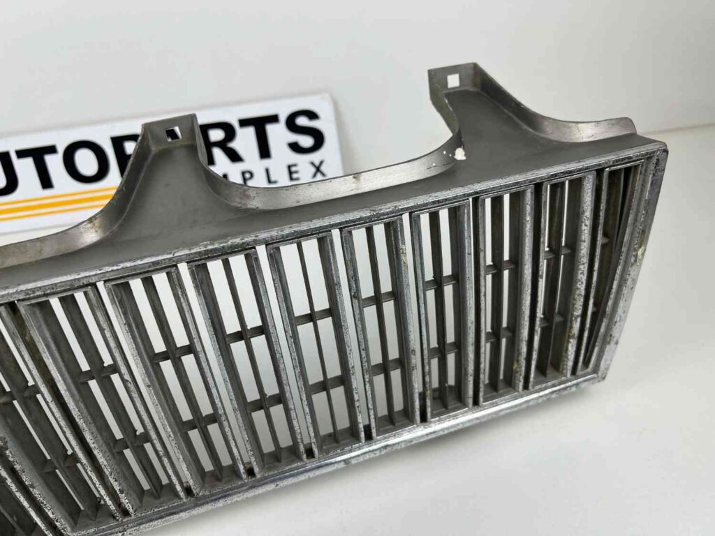 Nissan Cedric 430 Y30 radiator grille (7)