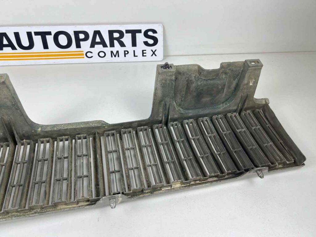 Nissan Cedric 430 Y30 radiator grille (9)