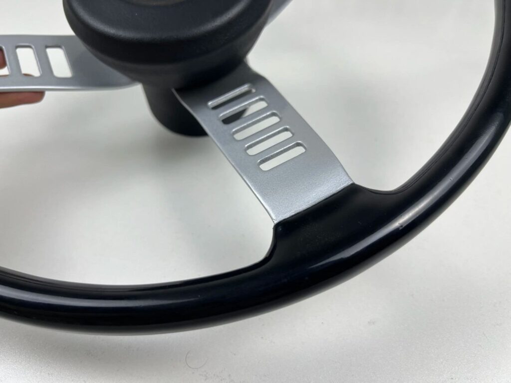 Nissan Datsun Sunny b210 GX Rare steering wheel (10)
