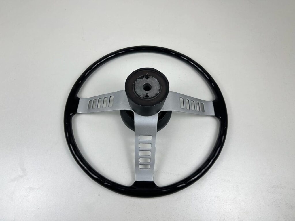 Nissan Datsun Sunny b210 GX Rare steering wheel (13)