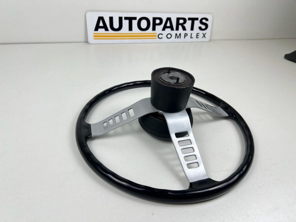 Nissan Datsun Sunny b210 GX Rare steering wheel (14)
