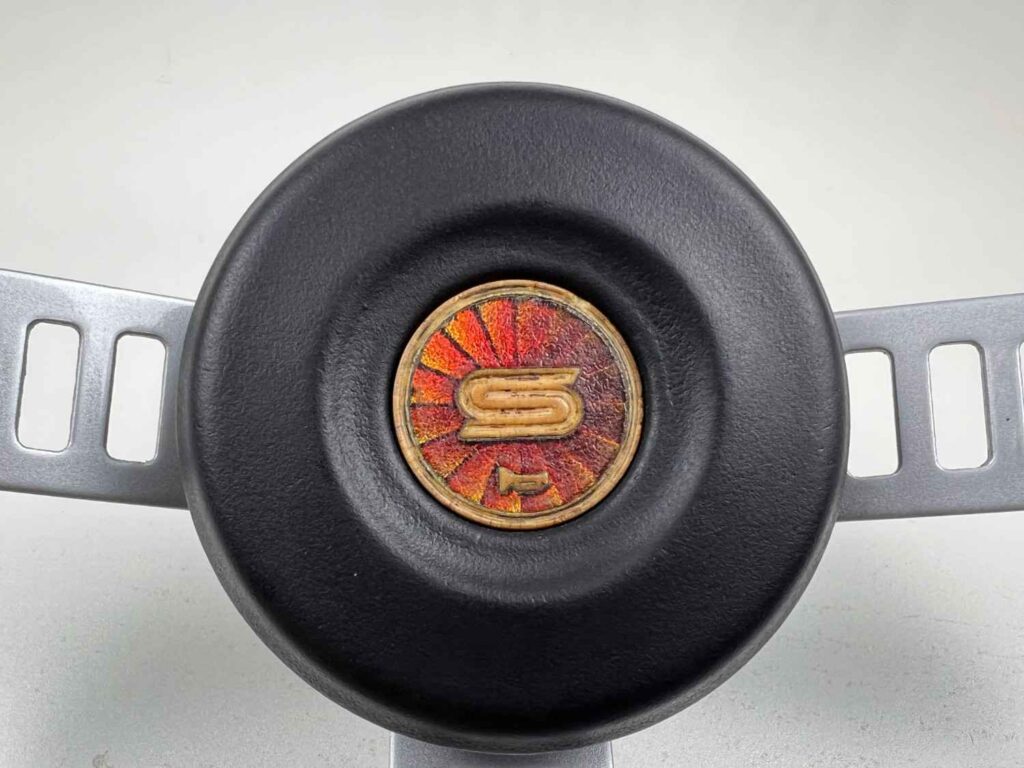 Nissan Datsun Sunny b210 GX Rare steering wheel (16)
