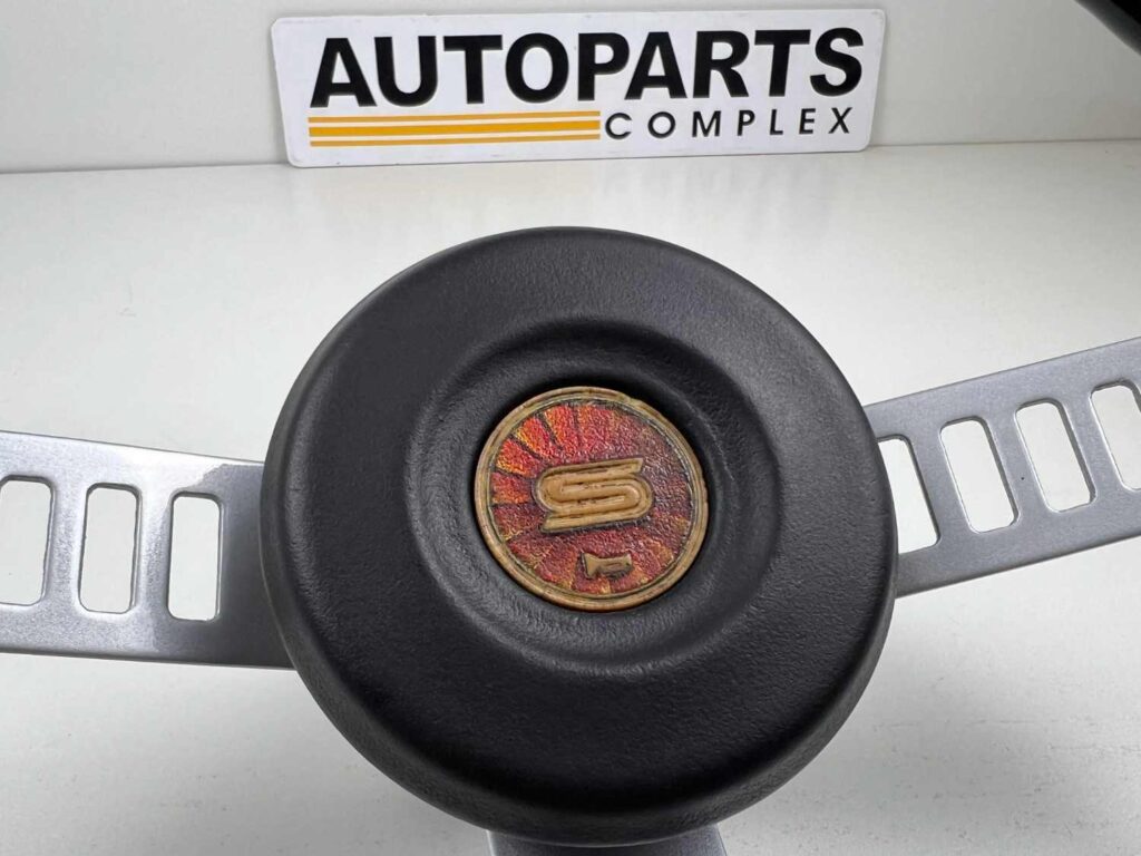 Nissan Datsun Sunny b210 GX Rare steering wheel (17)