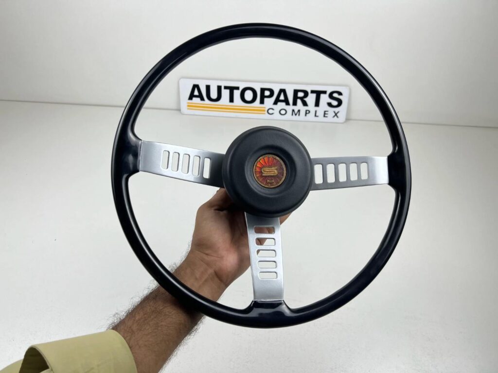 Nissan Datsun Sunny b210 GX Rare steering wheel (3)