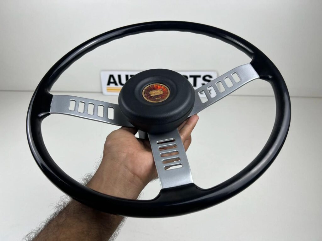 Nissan Datsun Sunny b210 GX Rare steering wheel (6)