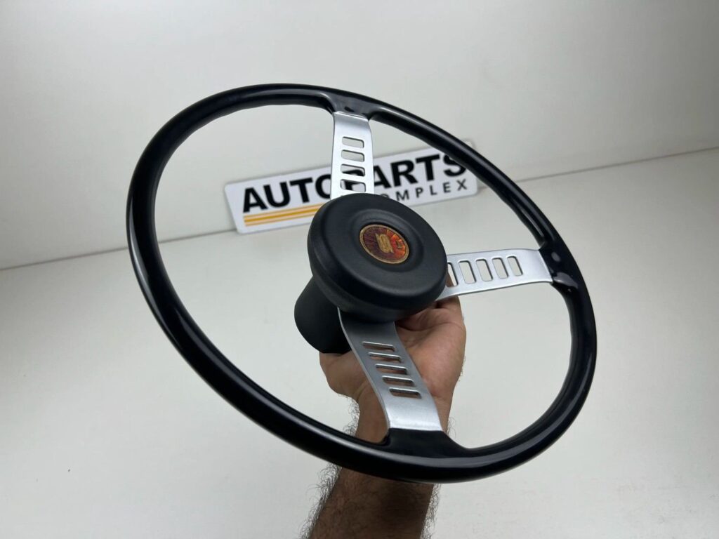 Nissan Datsun Sunny b210 GX Rare steering wheel (7)