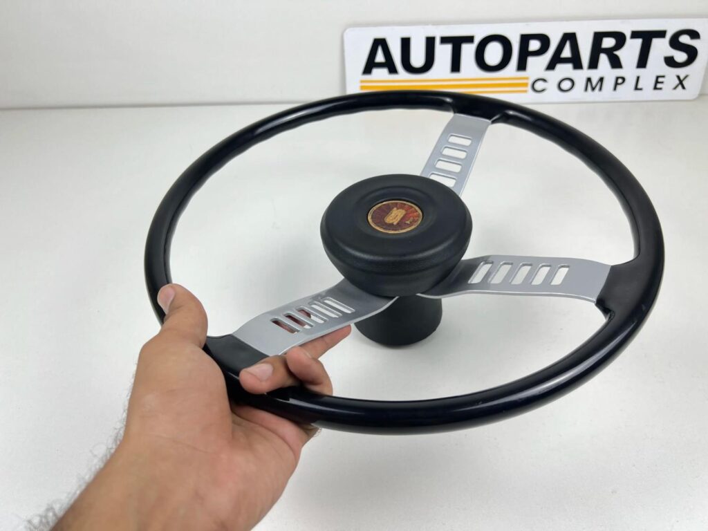 Nissan Datsun Sunny b210 GX Rare steering wheel (9)