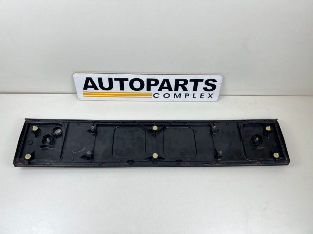 OEM Toyota Corolla AE100 AE101 Rear Trunk Lid Garnish Panel (1993–1997) – Mint Condition (12)
